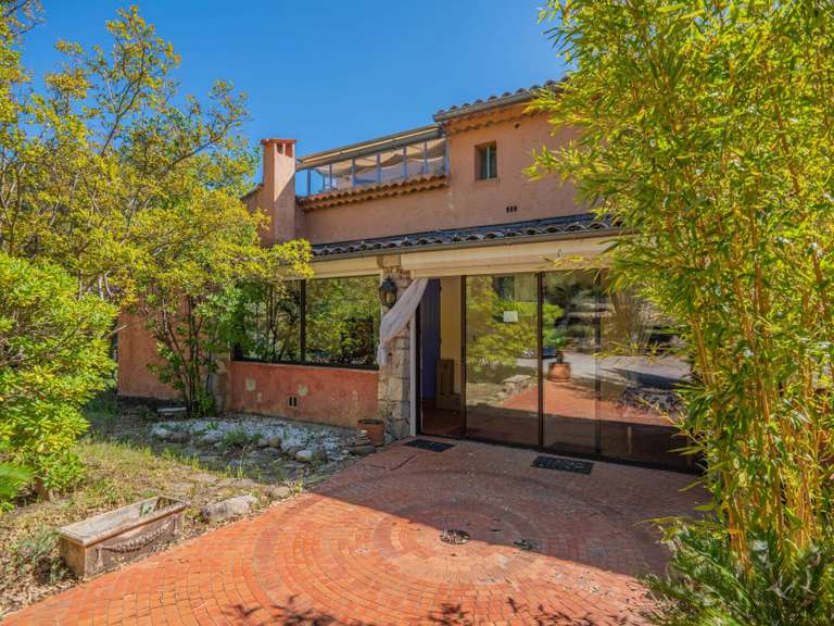 Villa Lorgues - 8 chambres - 300m²