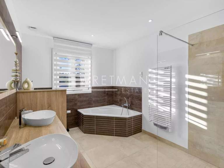 Villa Lorgues - 3 chambres - 240m²