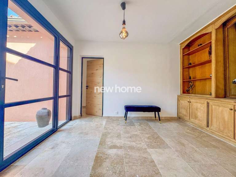 Villa Lorgues - 4 bedrooms - 240m²