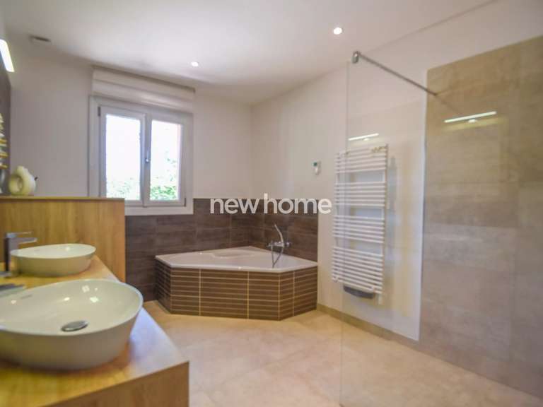 Villa Lorgues - 4 chambres - 240m²