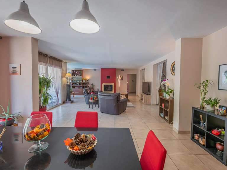 Villa Lorgues - 8 chambres - 320m²