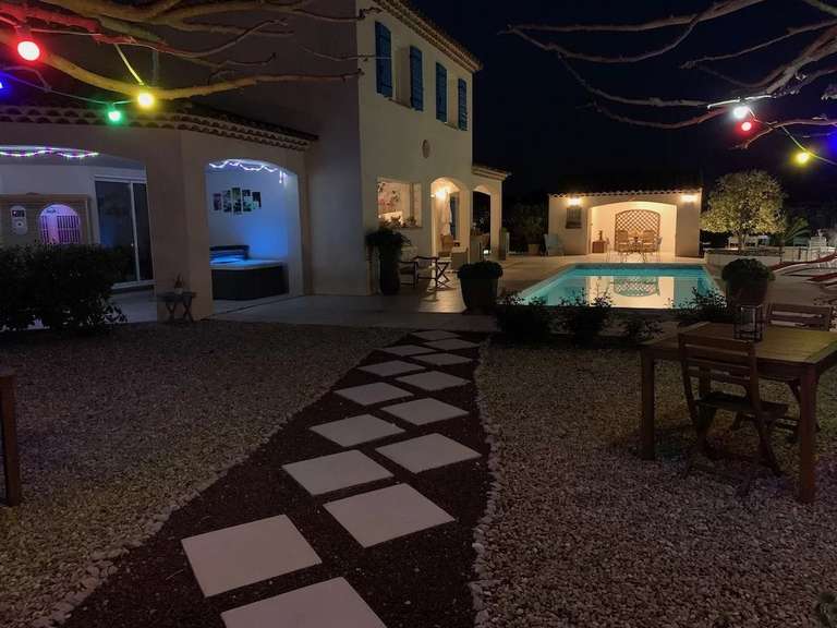 Villa Lorgues - 8 chambres - 320m²