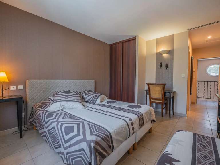 Villa Lorgues - 8 chambres - 320m²