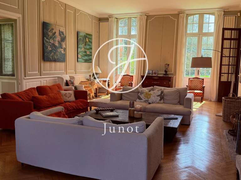 Castle Lorient - 11 bedrooms - 1201m²