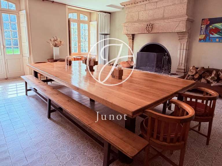 Castle Lorient - 11 bedrooms - 1201m²