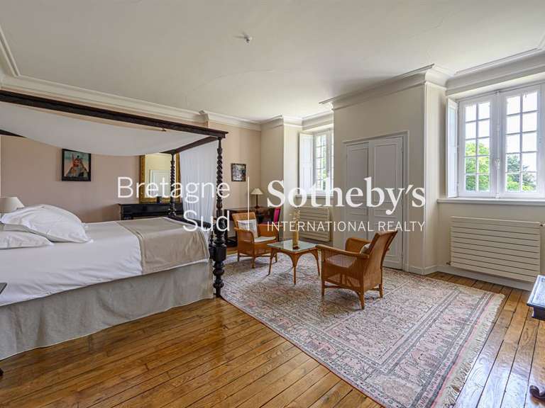 Château Lorient - 1200m²