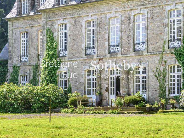 Château Lorient - 1200m²