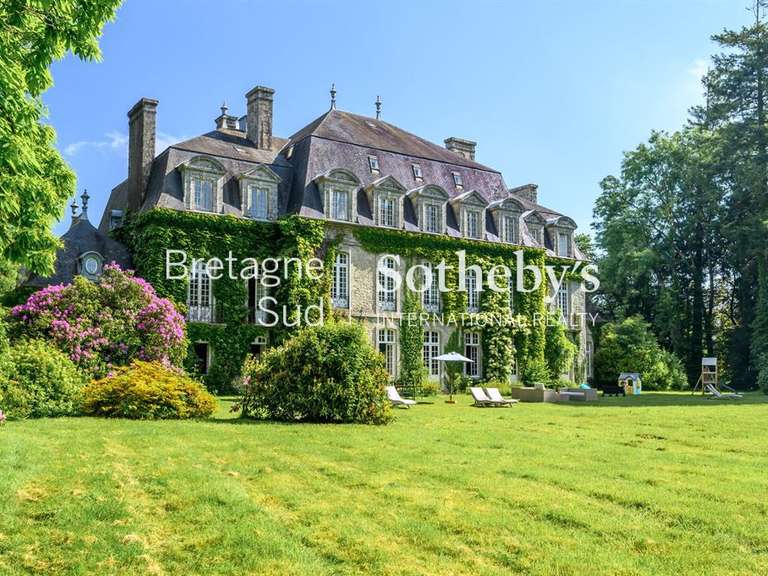 Château Lorient - 1200m²