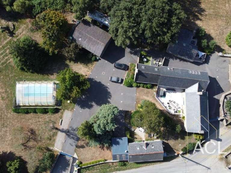 Property Lorient - 13 bedrooms