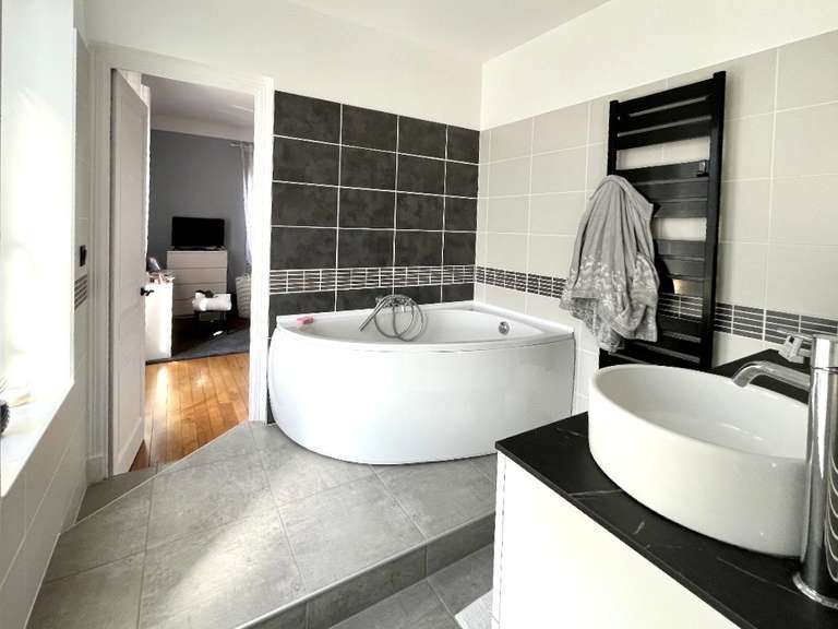 Maison Loriol-sur-Drôme - 5 chambres - 262m²