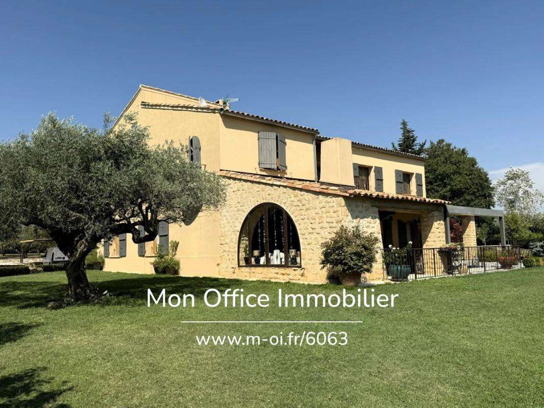 Property Lourmarin