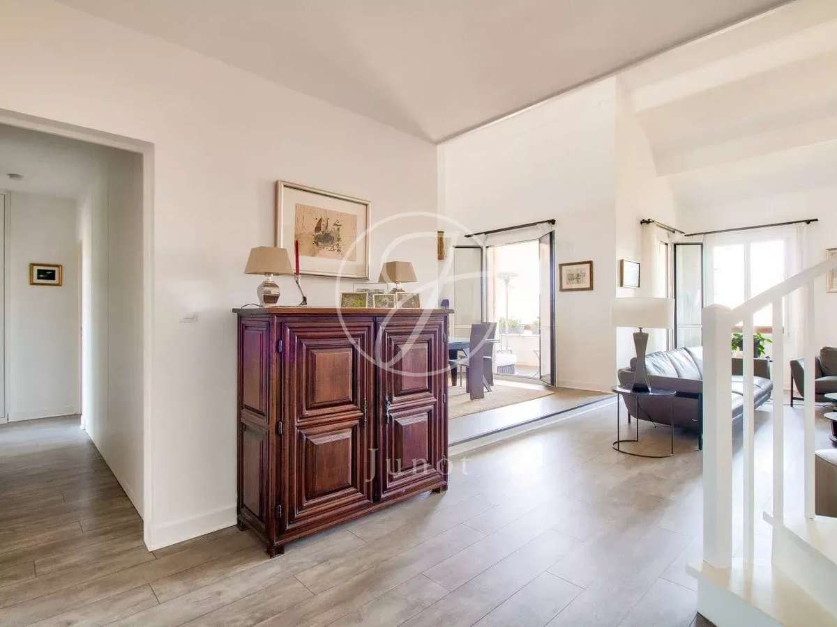 Apartment Louveciennes
