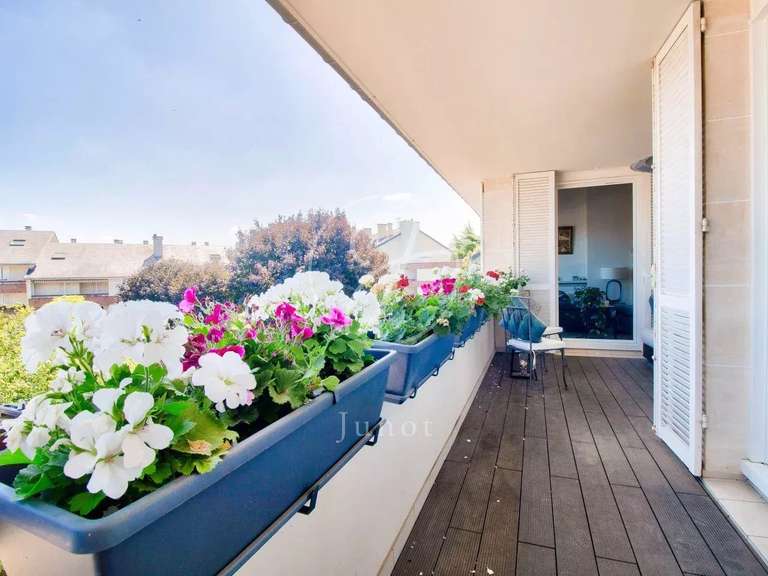 Apartment Louveciennes - 4 bedrooms - 224m²
