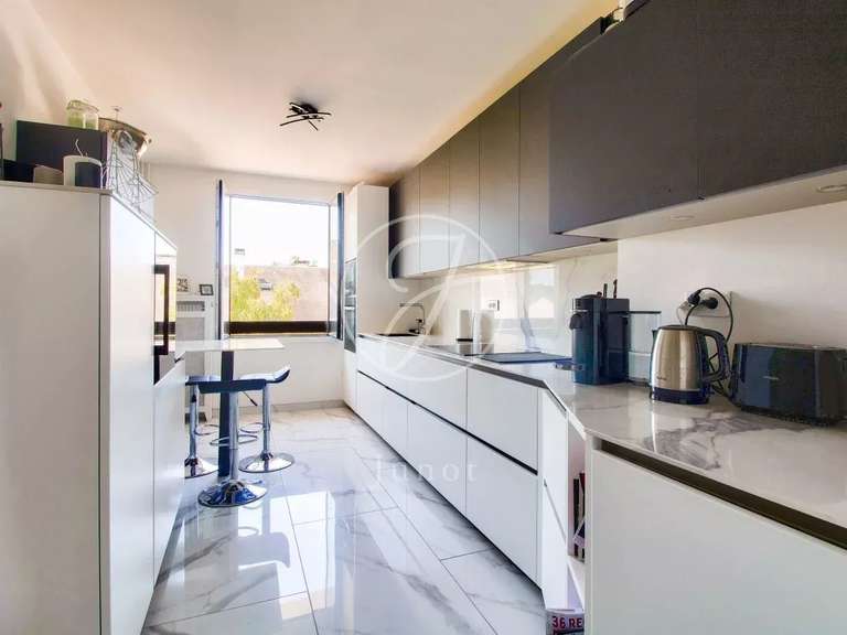 Apartment Louveciennes - 4 bedrooms - 224m²