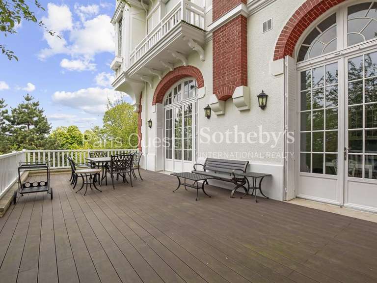 Maison Louveciennes - 6 chambres - 413m²