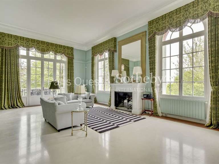 Maison Louveciennes - 6 chambres - 413m²