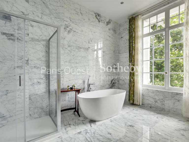 Maison Louveciennes - 6 chambres - 413m²