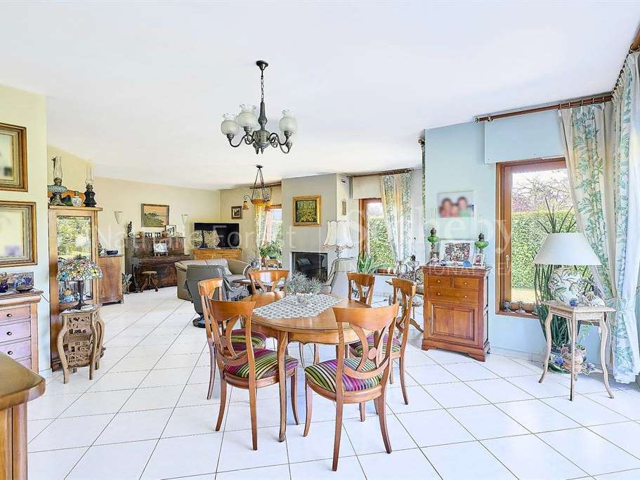 Maison Louvil