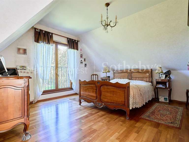 House Louvil - 6 bedrooms - 246m²