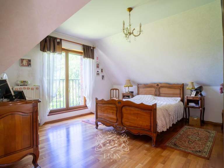 Maison Louvil - 7 chambres - 247m²
