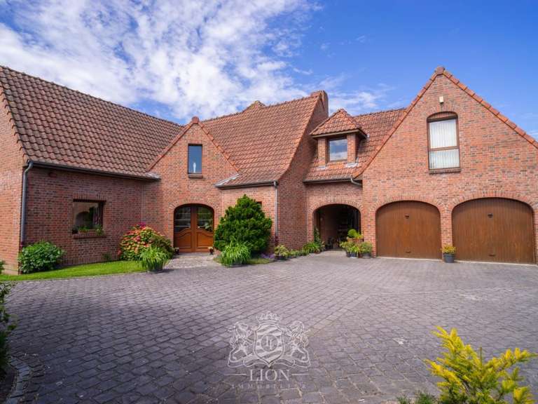 Maison Louvil - 7 chambres - 247m²