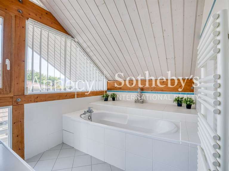 Maison Lovagny - 4 chambres - 166m²