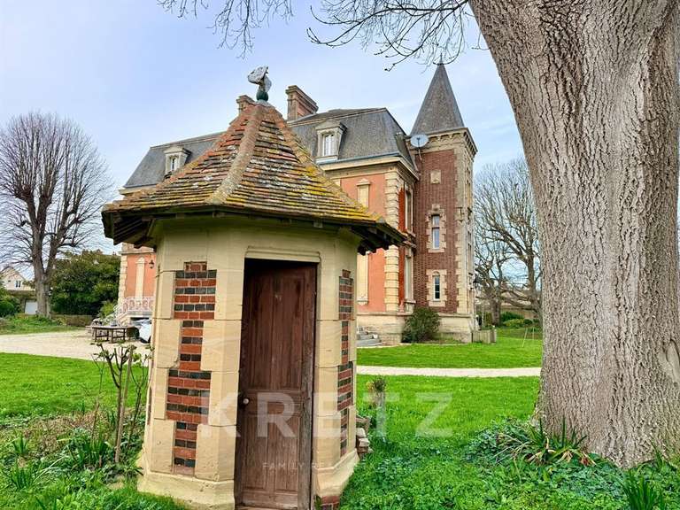 Château Luc-sur-Mer - 5 chambres - 400m²