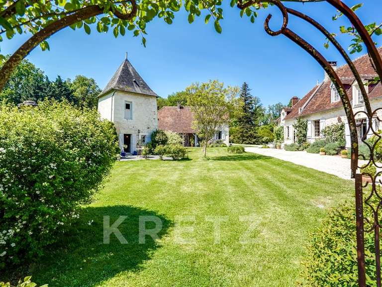 Maison Luçay-le-Mâle - 13 chambres - 1580m²