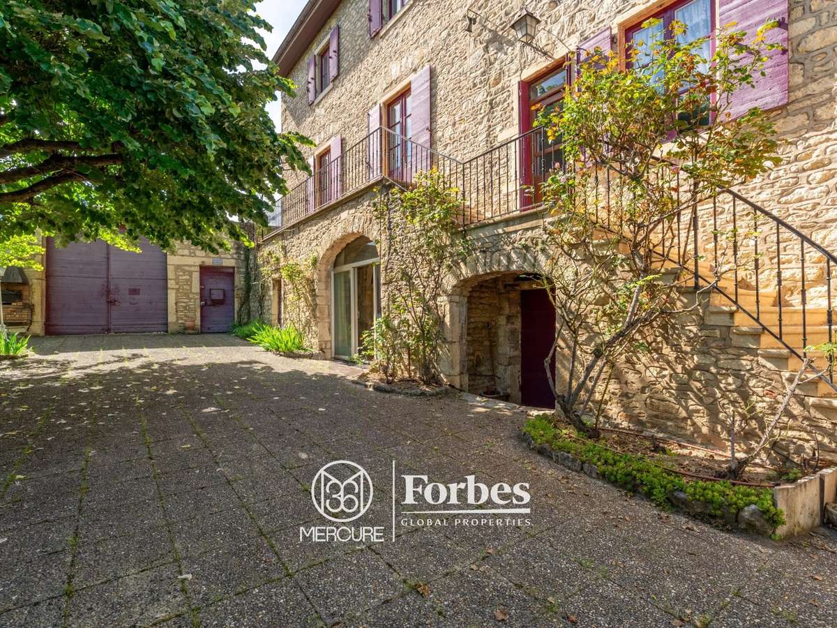 House Lucenay