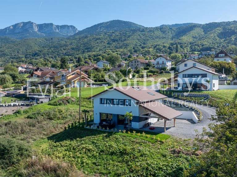House Lugrin - 5 bedrooms - 171m²