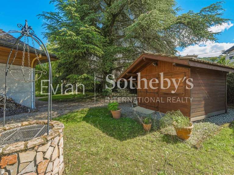 House Lugrin - 6 bedrooms - 263m²