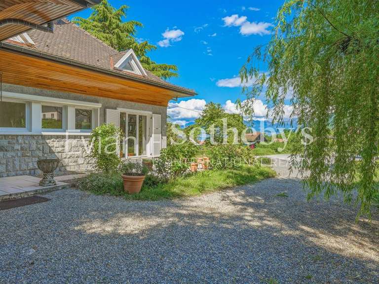 House Lugrin - 6 bedrooms - 263m²