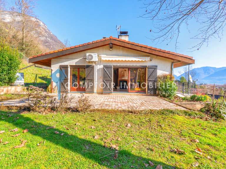 Maison Lumbin - 7 chambres - 225m²