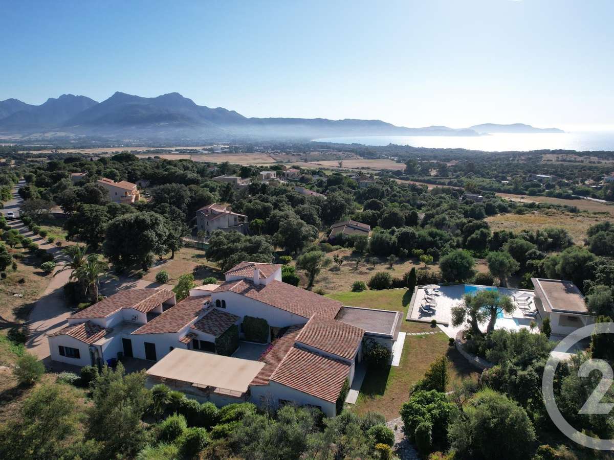 Maison Lumio