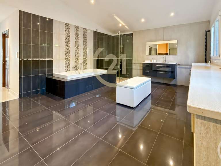 Maison Lumio - 6 chambres - 378m²