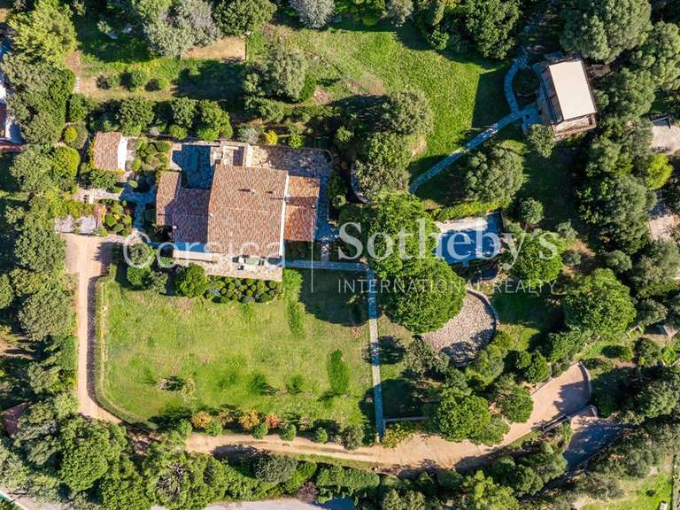 Maison Lumio - 7 chambres - 330m²