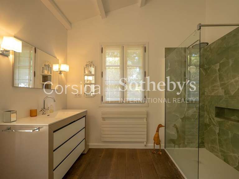 Maison Lumio - 7 chambres - 330m²