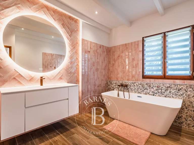 Maison Lumio - 5 chambres - 282m²