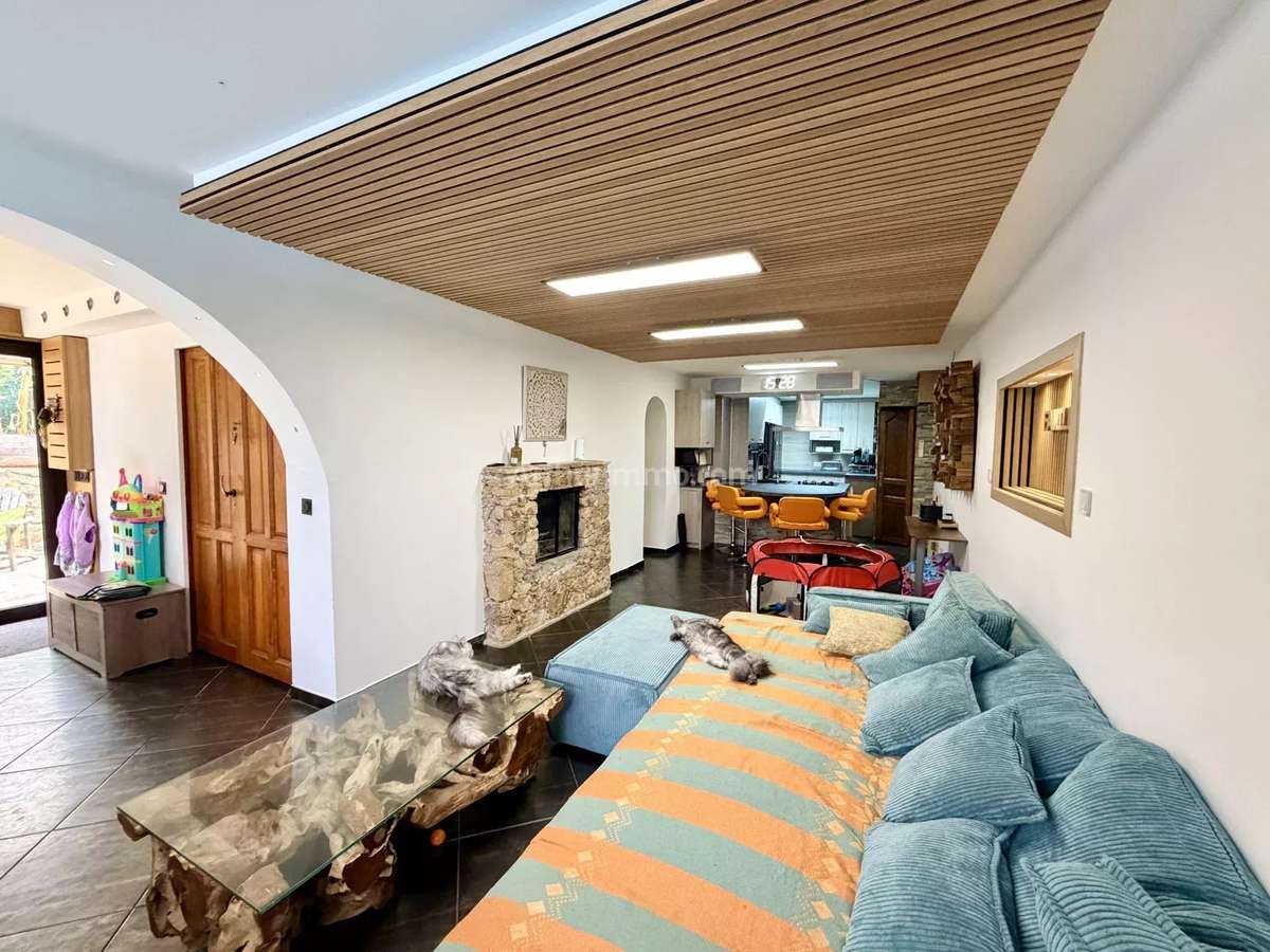 Maison Lumio