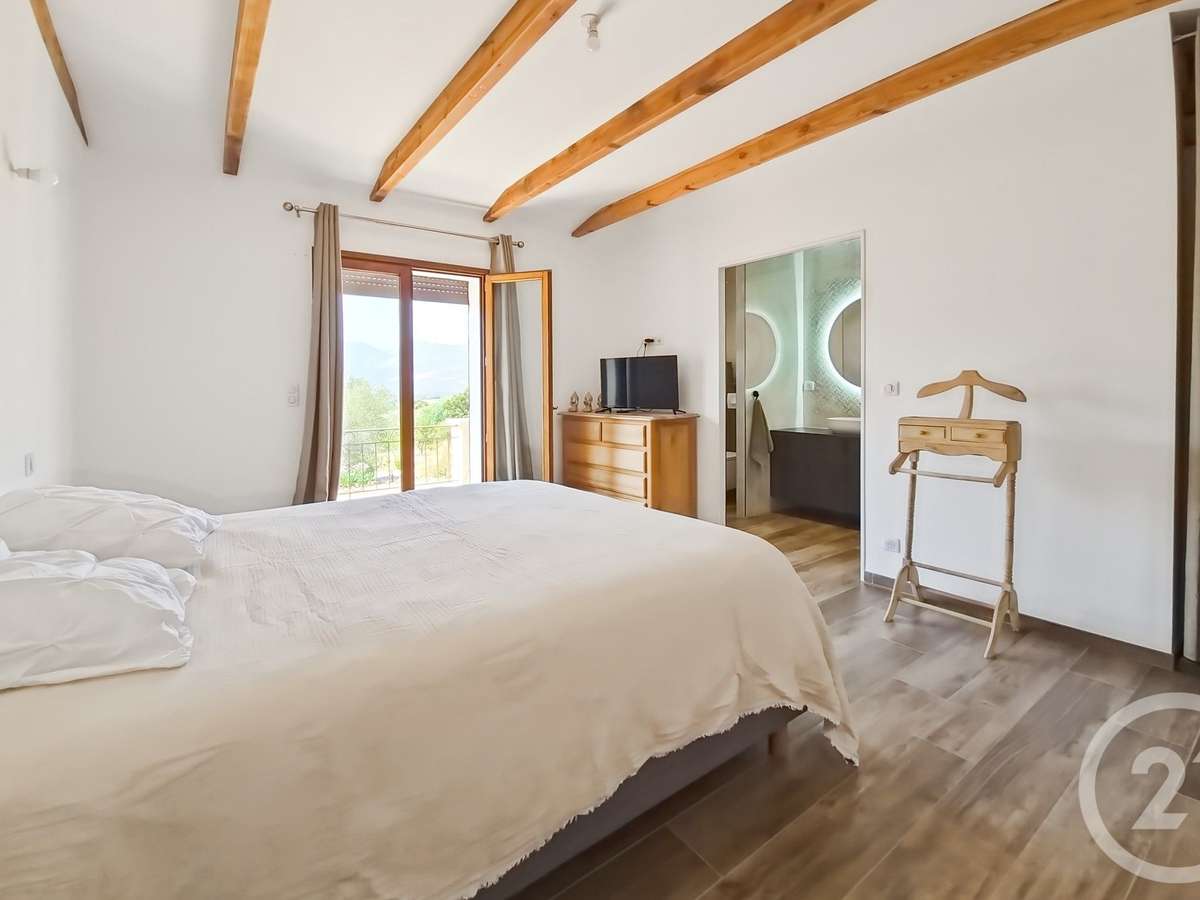 Maison Lumio