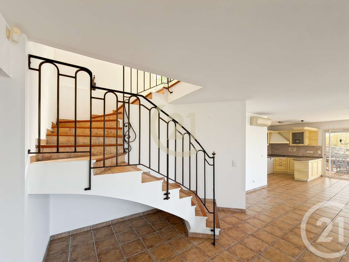 Maison Lumio
