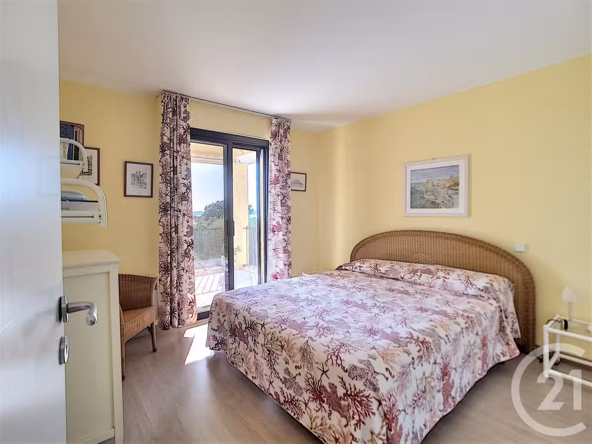 Maison Lumio