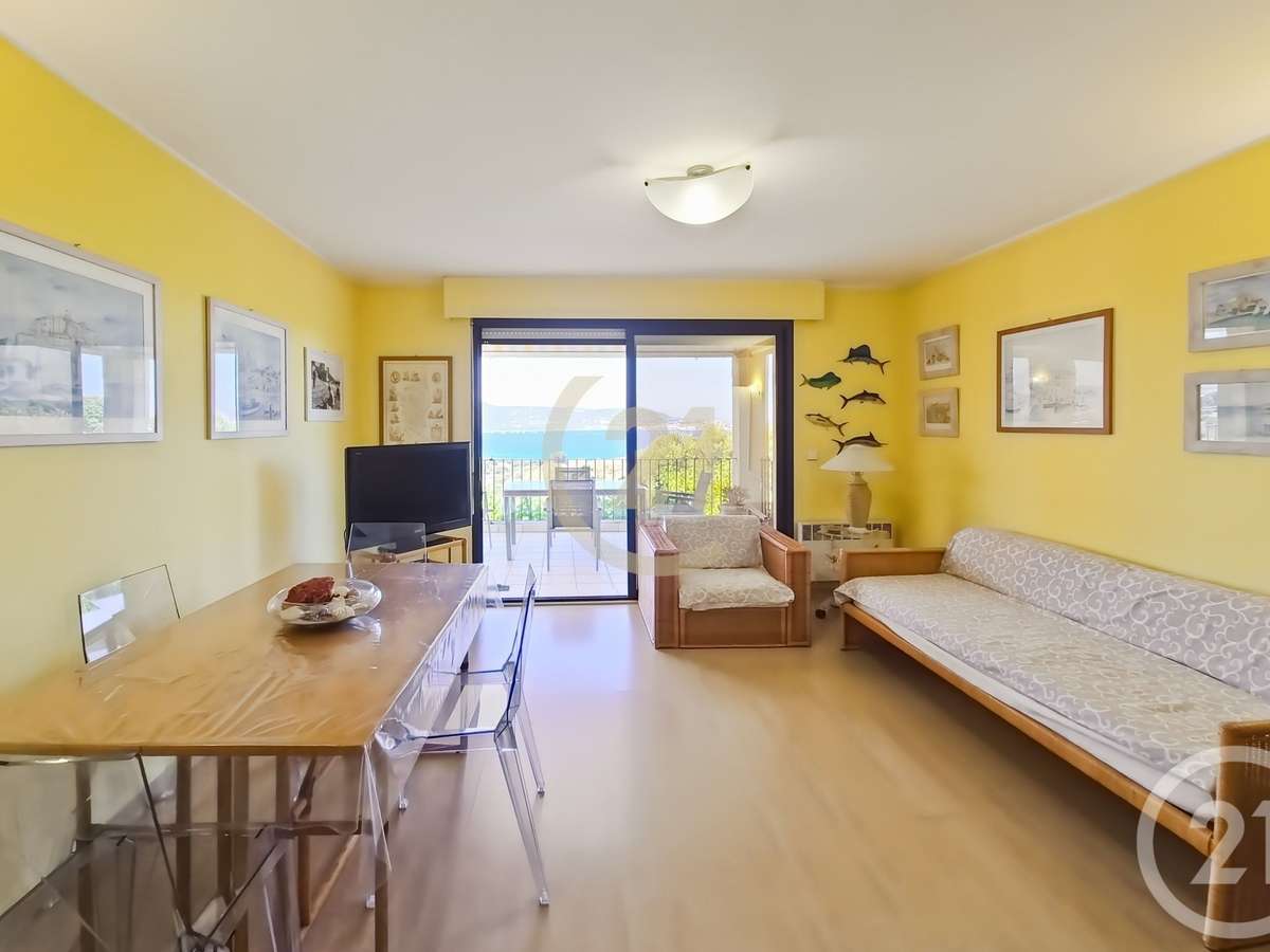 Maison Lumio