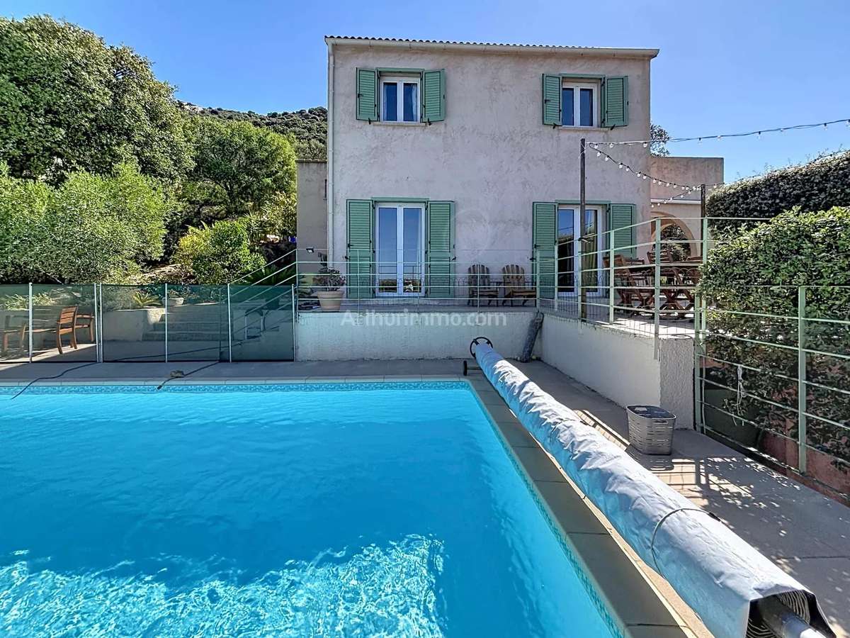 Maison Lumio