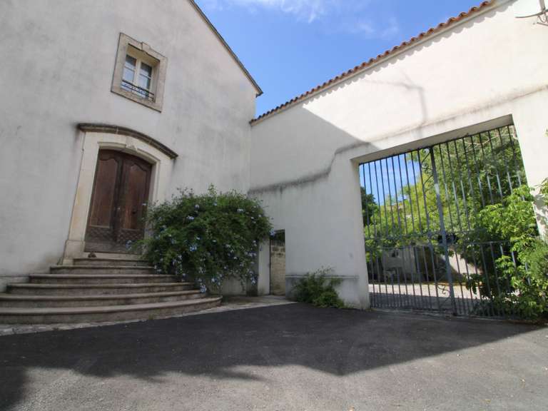 Maison Lunel - 10 chambres - 600m²