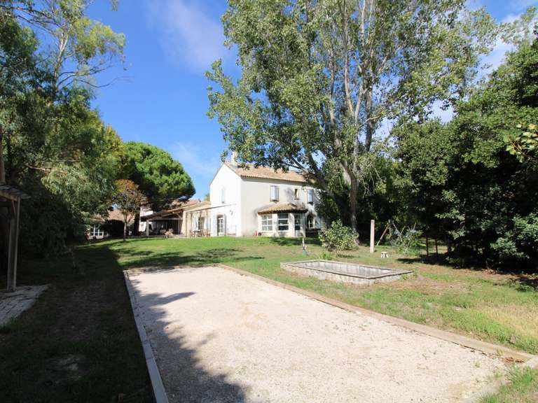 Maison Lunel - 10 chambres - 600m²