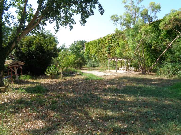 Maison Lunel - 13 chambres - 800m²