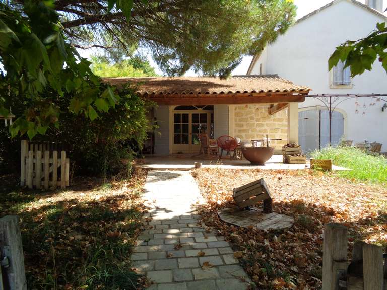 Maison Lunel - 10 chambres - 600m²