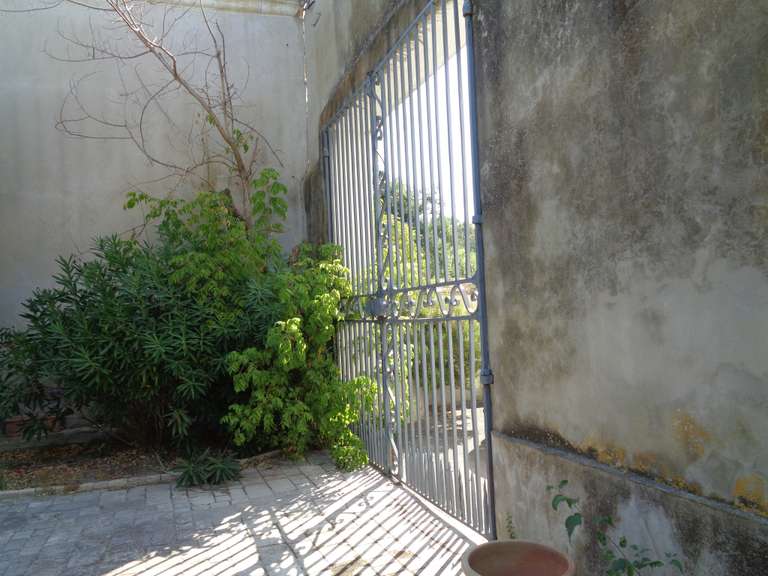 Maison Lunel - 13 chambres - 800m²