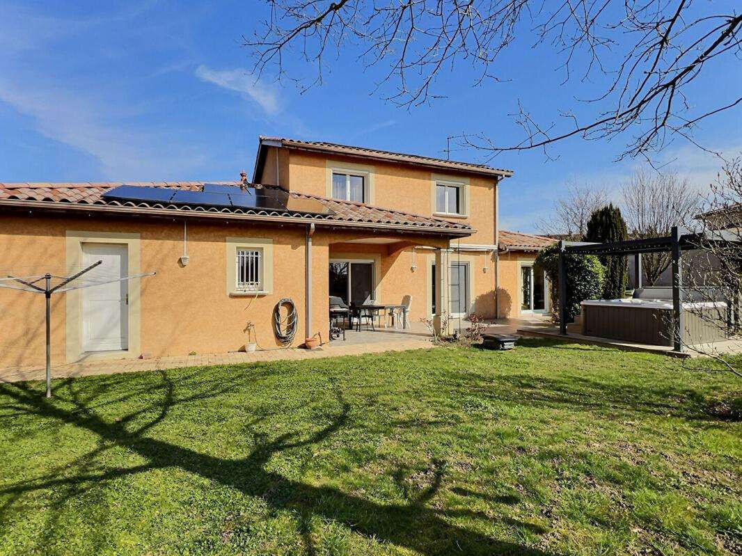 Maison Lurcy